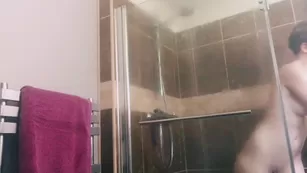 helen 28 05 2018 9869408 Hidden Camera Spy on me whist I take a hot steamy shower шоу чат реальный порно