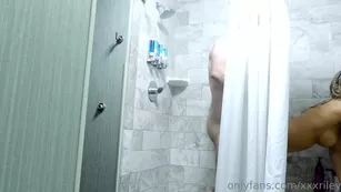 xxxriley getting ебанный in the shower this weekend шоу чат реальный порно