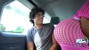 alexavip HE GOT SOME КИСКА AND Head on the FanBus He was sooo ner шоу чат реальный порно