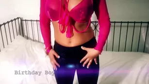 hollymcguire_BirthdayBoy JOI WetLookLeggings SkinTight ArseWorship BendingOver_1530668 шоу чат реальный порно