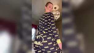 kleioxxx 17 11 2020 Look back at it DM me to see it fall off шоу чат реальный порно