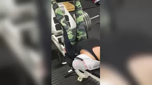 yourstep mom_Little leg press action_9407738 шоу чат реальный порно