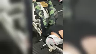 yourstep mom_Little leg press action_9407738 шоу чат реальный порно