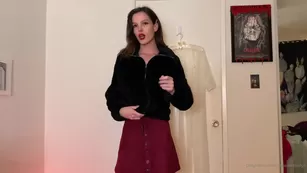 carrieemberlyn Your wife is home from a горячее day at work She s no шоу чат реальный порно