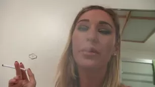 Kleio Valentien smoking дилдо сосет | ManyVids Бесплатное Реальный Порно Реальный Секс