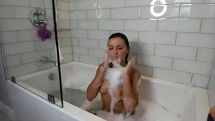 adrianachechik_The nude xxx from last night Мой battery on мой laptop died B_30139949 шоу чат реальный порно