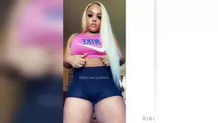 weloveriri wanna just bite it шоу чат реальный порно