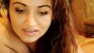 Пышная красотка boginya7878 мастурбирует пизденку