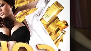 Русская принцесса Evelinka обнажает большие сиси