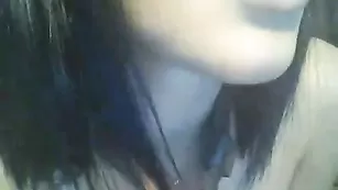 Грудастая самка KarolinaDream любит подчиняться