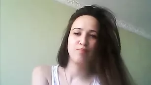 Очаровательная Escobaria обнажает большие сиськи