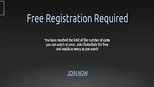 Грудастая брюнетка ебется и сосет хуй одновременно