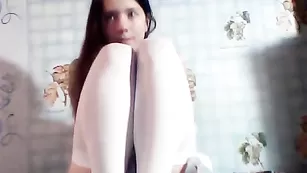 Татуированная малолетка танцует стриптиз Borchets