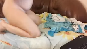 Русская мамка malvina111 шалит в привате