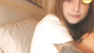 Татуированная бестия WebcamSlut сквиртит и стонет