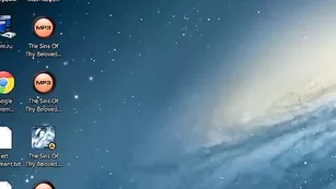 Загорелая attractive7 позирует обнаженная