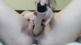 Зрелая Dina-Di трахнулась секс игрушкой