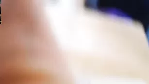 Девочки Shycloudfractals трахают пизду на кухне