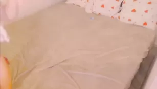 Громкая проказница мастурбирует пизду StripAlina