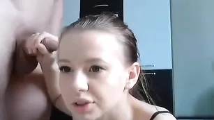 Девушка OliviaGreis22 сосёт хуй