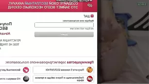 Блондинка kira2017 трахает себя резиновым членом