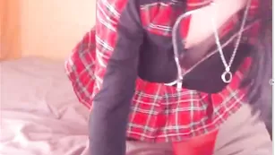 Прекрасная warvara1 трахает очко фаллосом