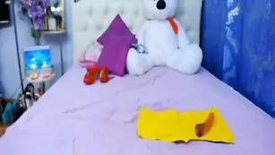 Татуированная шкура xxbritneyxx трахает задницу