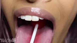 Vixi Vee longue long tongue mouth fetish | ManyVids Бесплатное Реальный Порно Реальный Секс 1