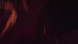 Candie Cane convention center loading dock area pee | ManyVids Бесплатное Порно Videos