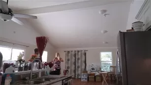 Hollyhotwife Teasing The Cable Guy | ManyVids Бесплатное Порно Videos