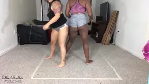 Ellie Boulder Butt Wrestling Rematch Siren amp Ellie | ManyVids Бесплатное Порно Videos