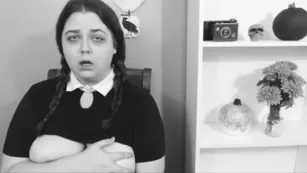 Honey BunTV Teen Wednesday Addams Needs Her Toy | ManyVids Бесплатное Порно Videos
