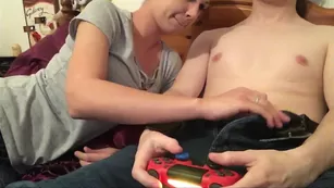 Orgasmichope distracting мой friend from games – handjobs, минет | ManyVids порно videos