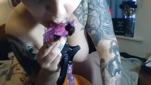 Katie71 Public Parking Lot Мастурбация | ManyVids Бесплатное Порно Videos