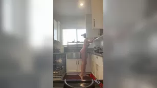 Kaylen Ward youre мой creepy neighbor watching me do мой chores реальный порно реальный секс