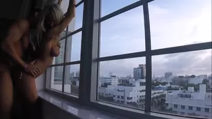 19Honeysuckle Miami Window Fuck реальный порно реальный секс