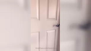 momandme 07 10 2020 Waking up Mom so we can look at DICKS шоу чат реальный порно