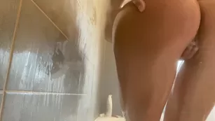 elliebakervip who wants to join me in the shower шоу чат реальный порно реальный секс