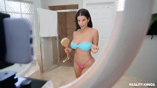 LaSirena69 Body Brushing Tutorial Turns NSFW шоу чат реальный порно