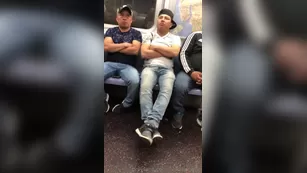 HOLLYHOTWIFE Video of me letting all of the guys on the subway look up мой dress чат реальный порно реальный секс 1