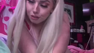 pixiechickxoxo you_ever_just_wanna_shake_your_ass_and_show_it_off_for_your_daddies_enjoy_hehe шоу чат реальный порно реальный секс