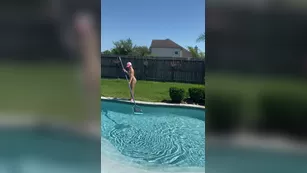 us_alyx anybody_need_their_pool_cleaned шоу чат реальный порно реальный секс