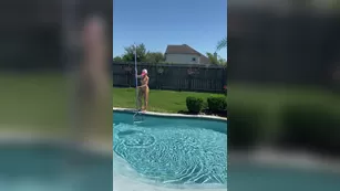 us_alyx anybody_need_their_pool_cleaned шоу чат реальный порно реальный секс