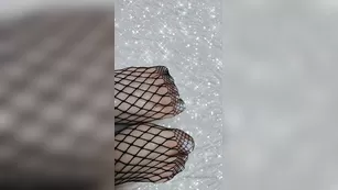 goddess_mimi perfectly_manicured_white_toes_and_fishnet_socks_you_re_just_a_sucker_for_my_gorgeous_feet шоу чат реальный порно реальный секс