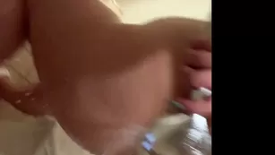 babybenz masturbating_in_the_locker_room_shower шоу чат реальный порно реальный секс