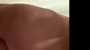 babybenz masturbating_in_the_locker_room_shower шоу чат реальный порно реальный секс