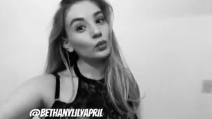 Beth Lily black outfit чат реальный порно реальный секс