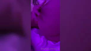 Izzy_xx OF мастурбация