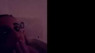 christina khalil чат реальный bath video просочившийся