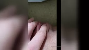 sgttootsies playing_with_my_big_clit_just_before_the_gym_showing_how_much_it_bulges_out_from_the_top_a шоу чат реальный порно реальный секс 1